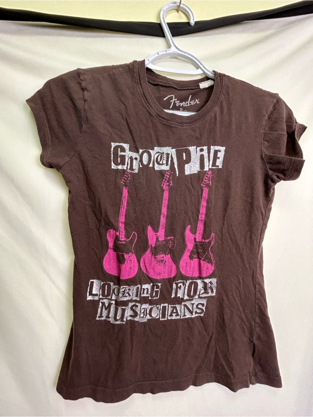 Fender “Groupie Looking for Musicians “ - Brown